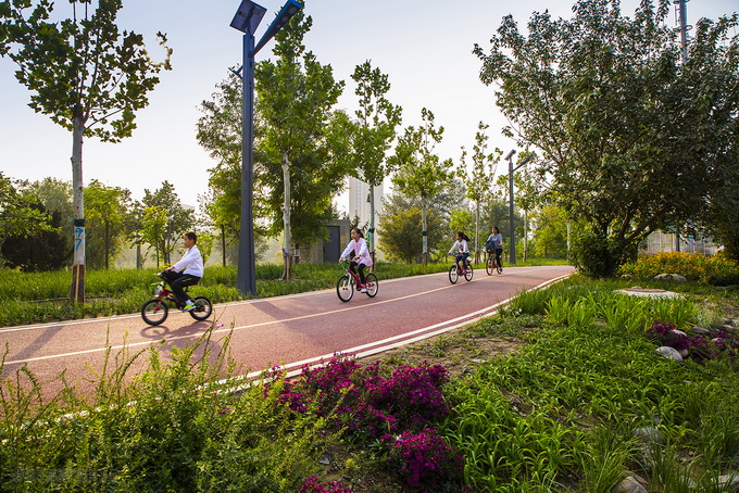 骑行有水有绿北京这11条路率先完成水路绿三网融合