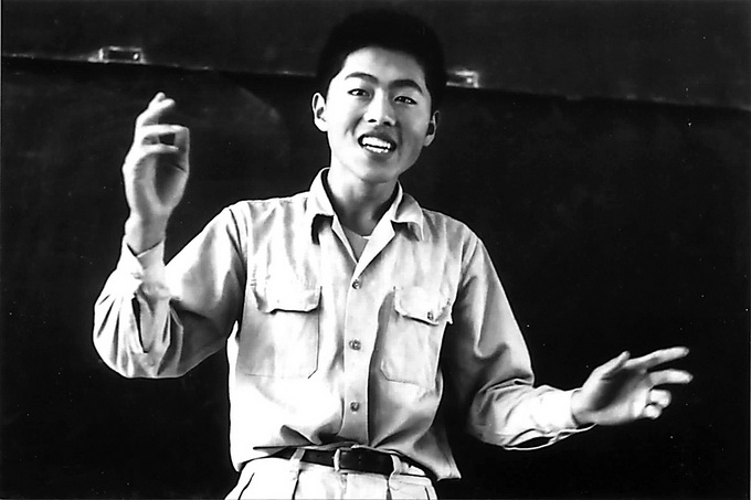 王正方高中二年级时用英语演讲