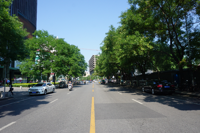 拥挤的灵境胡同西口变清爽了!_京报网